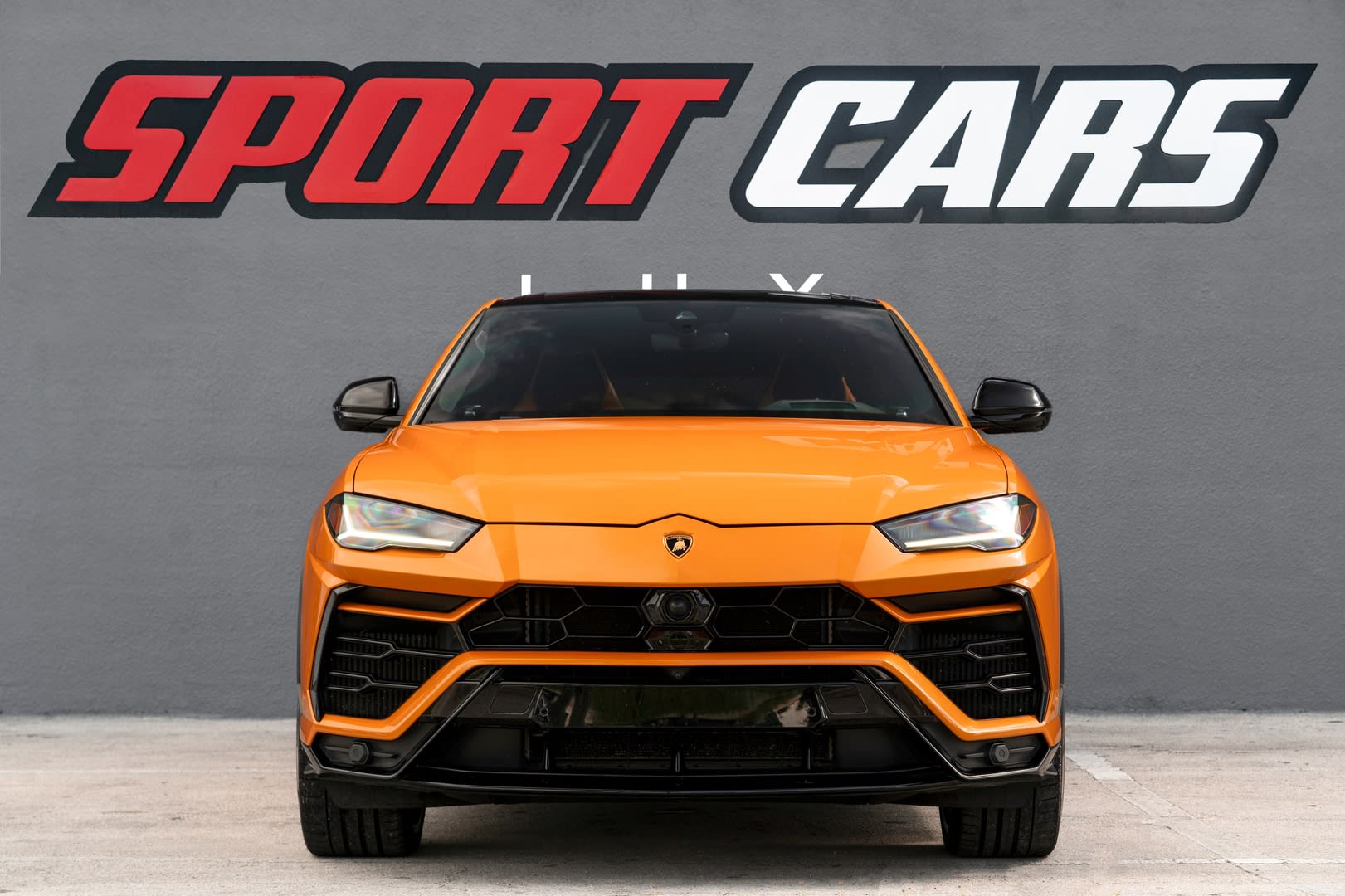 2021 Lamborghini Urus - Thumbnail 2