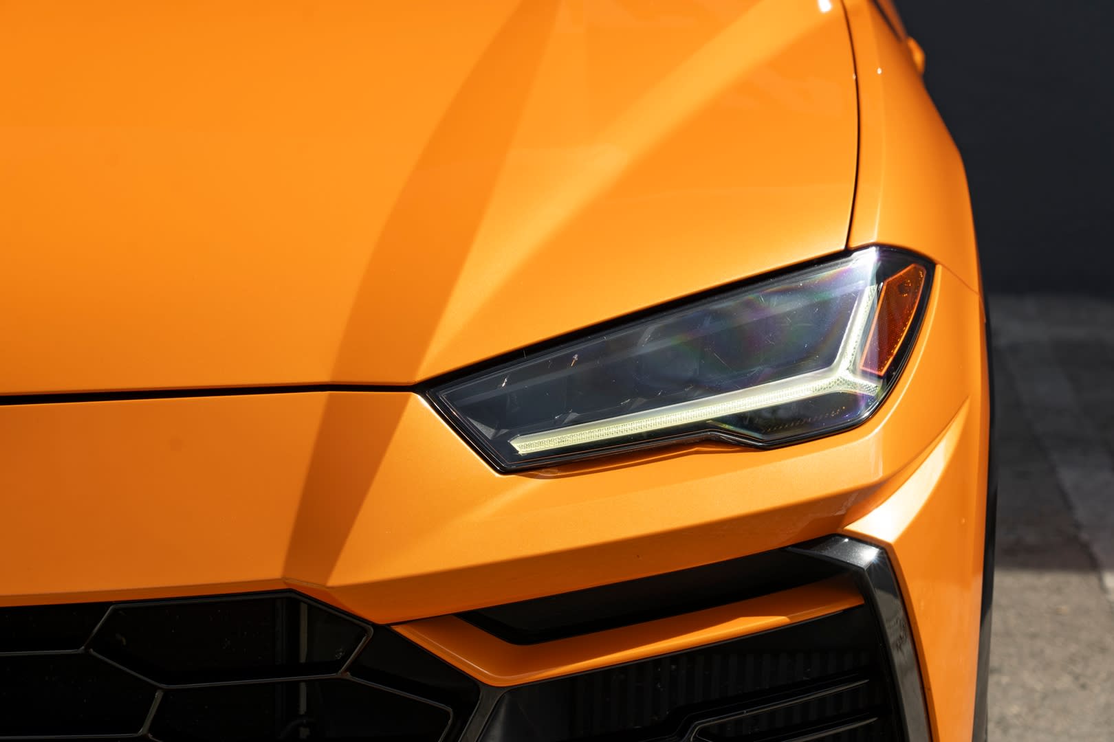 2021 Lamborghini Urus - Thumbnail 4
