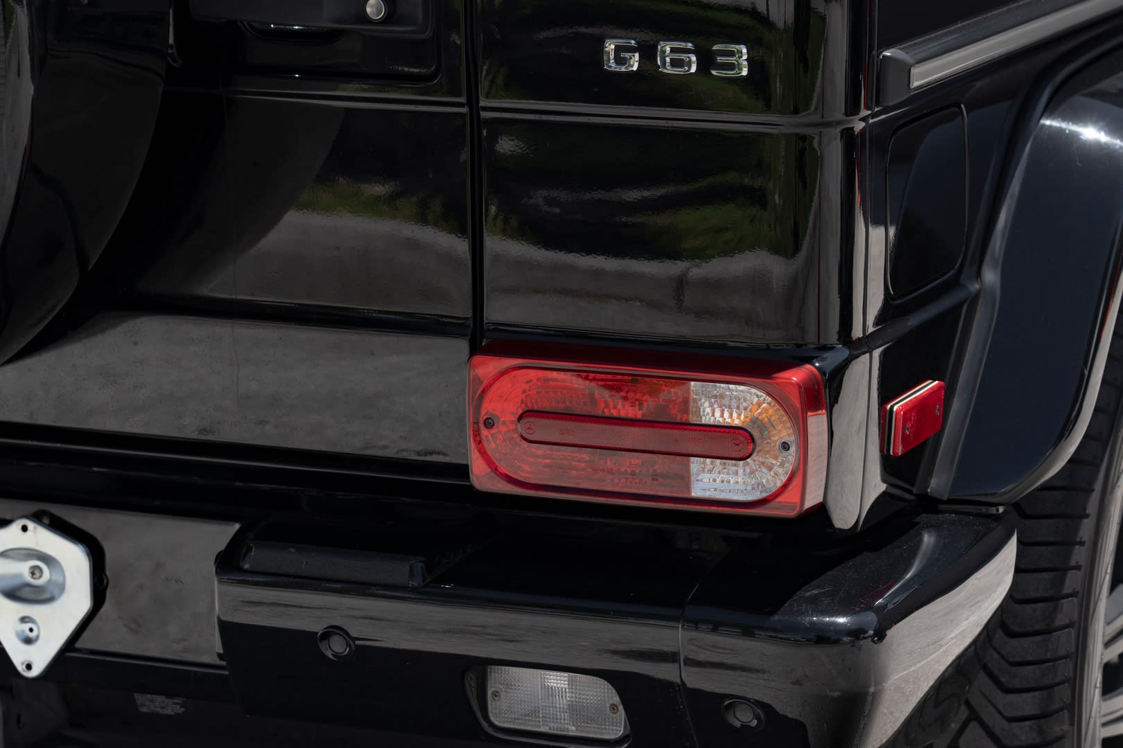 2016 Mercedes-Benz G-Class - Thumbnail 4