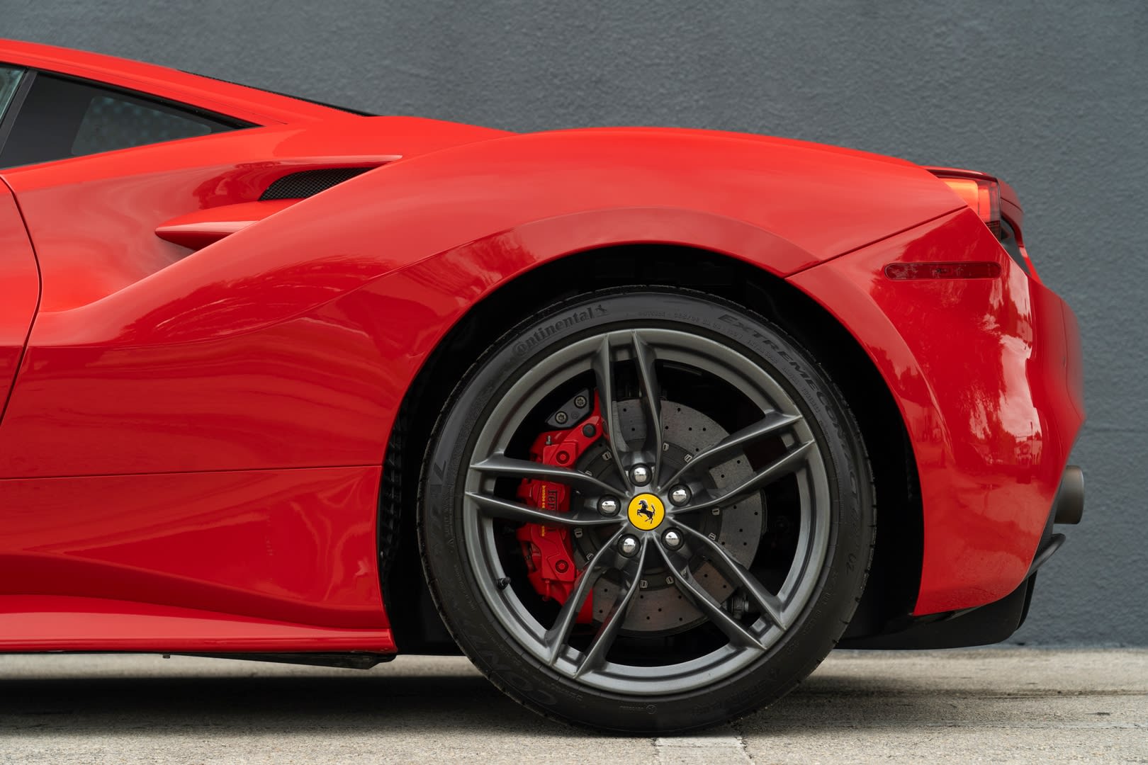 2016 Ferrari 488 GTB - Thumbnail 5