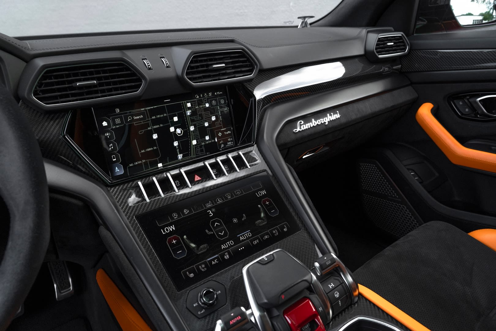 2021 Lamborghini Urus  - Photo 16