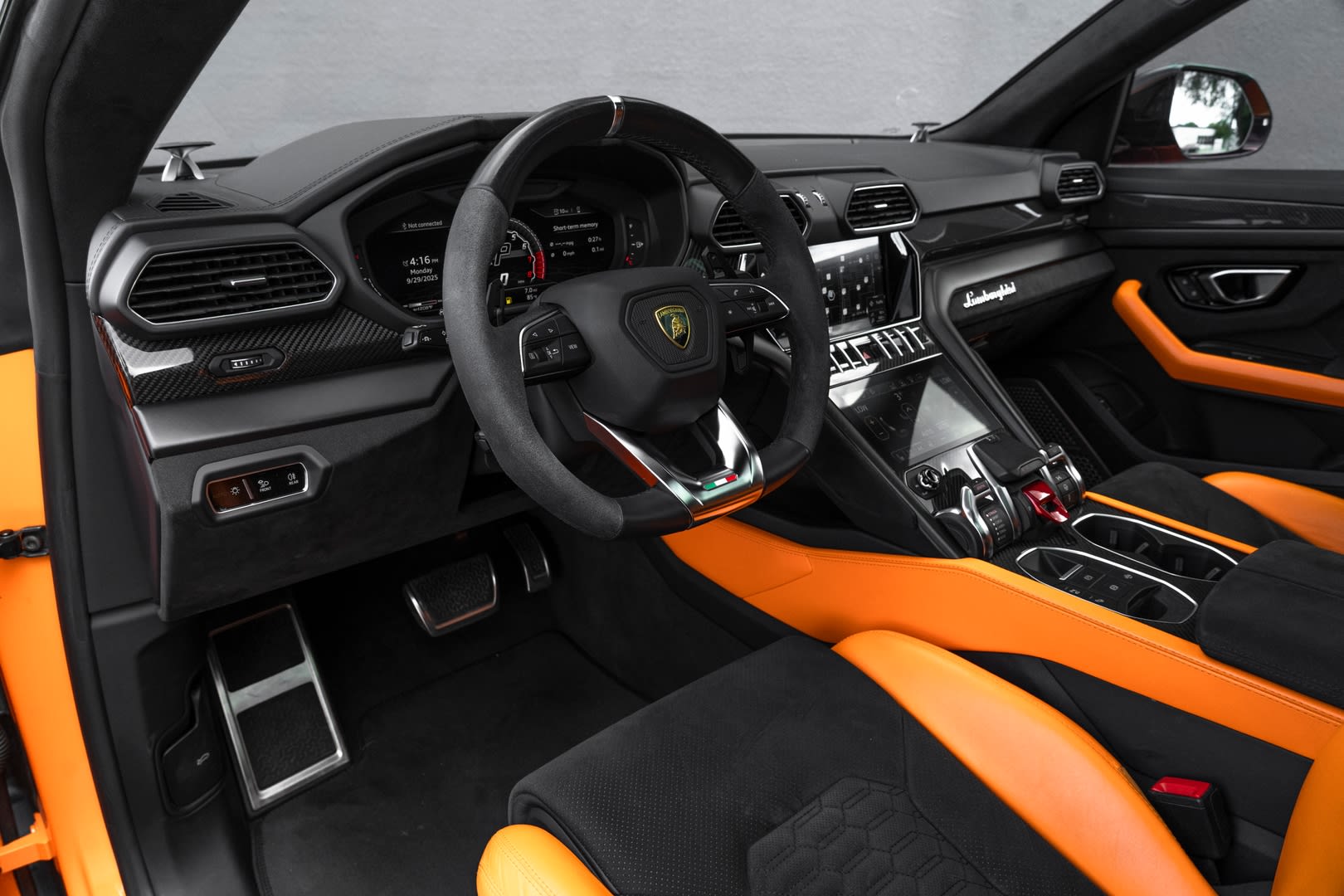 2021 Lamborghini Urus  - Photo 19