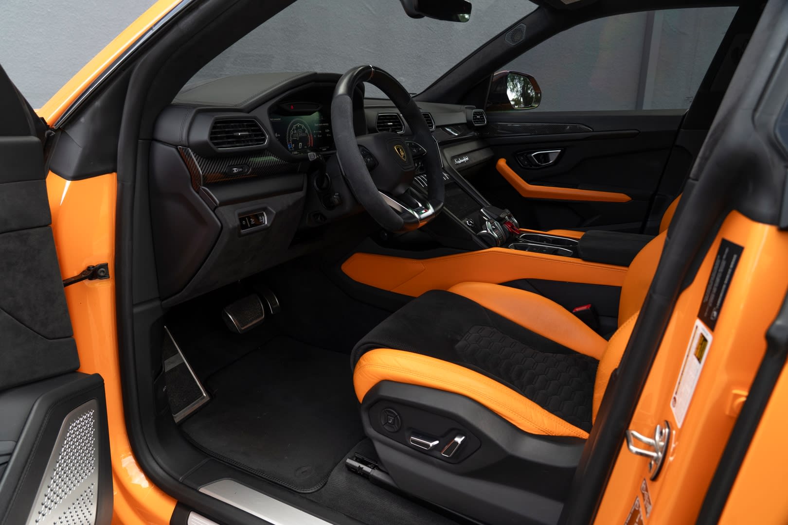 2021 Lamborghini Urus  - Photo 24