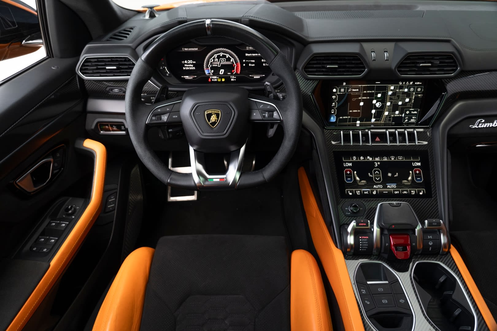 2021 Lamborghini Urus  - Photo 32
