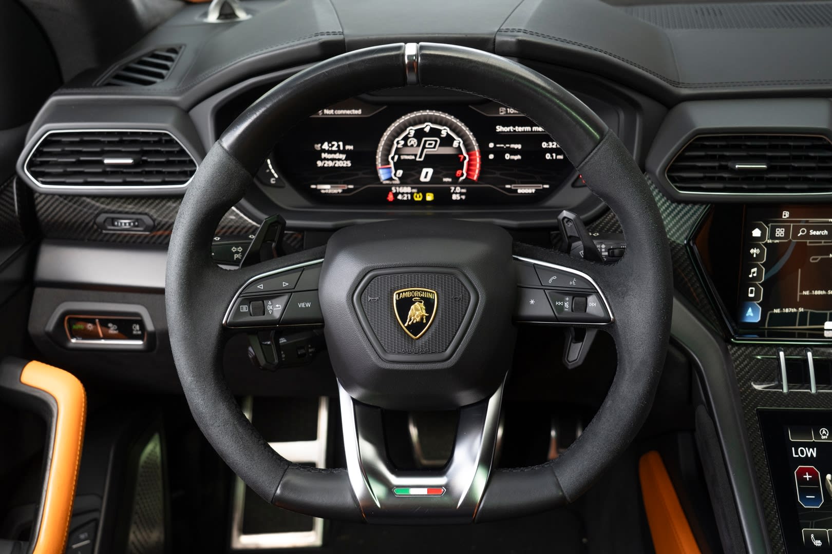 2021 Lamborghini Urus  - Photo 33