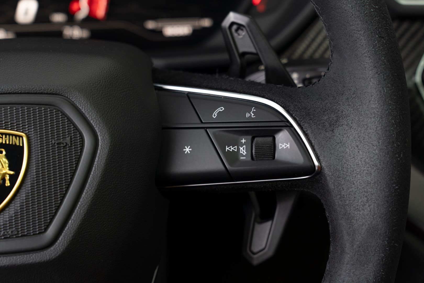 2021 Lamborghini Urus  - Photo 35