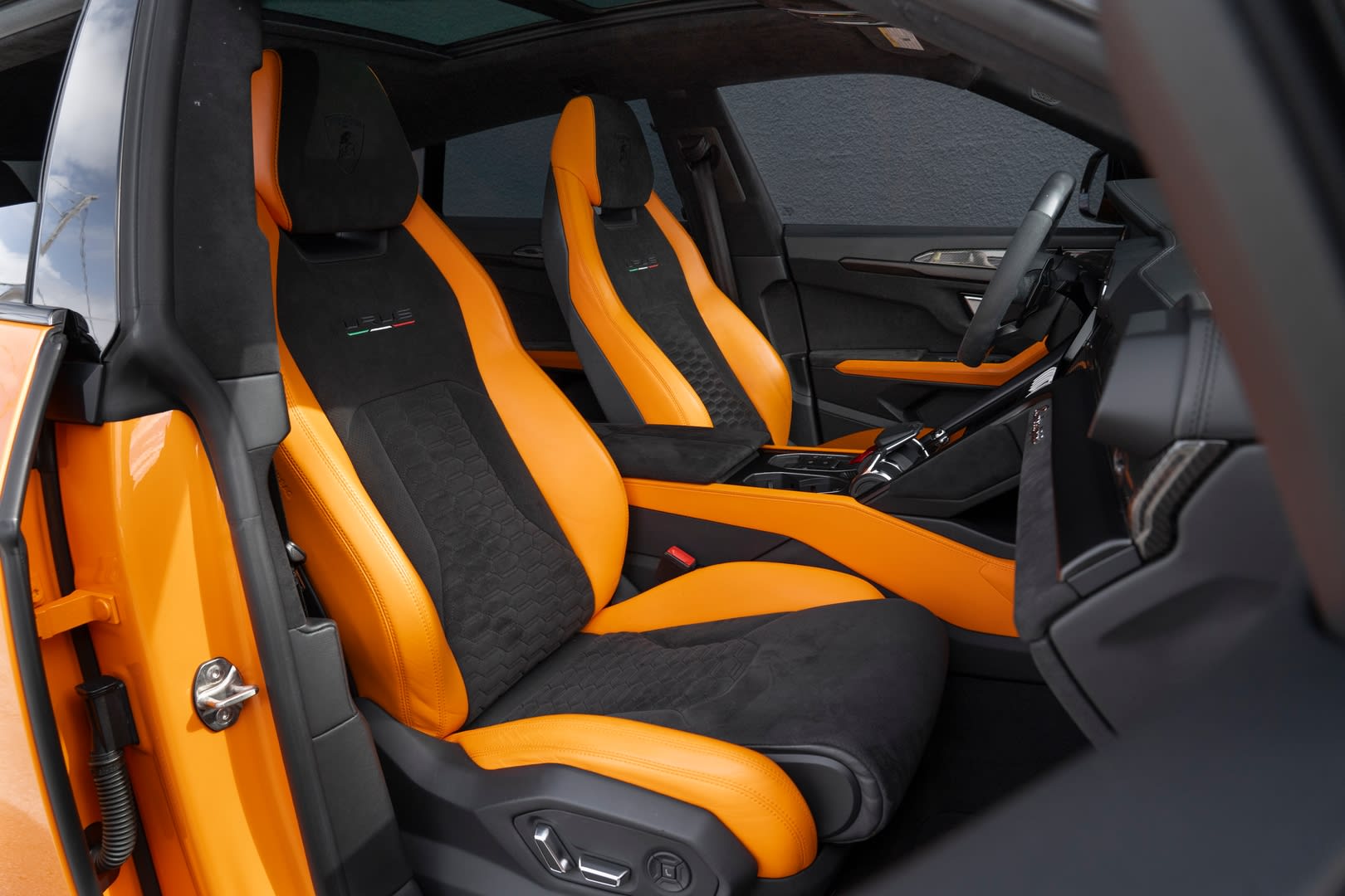 2021 Lamborghini Urus  - Photo 46