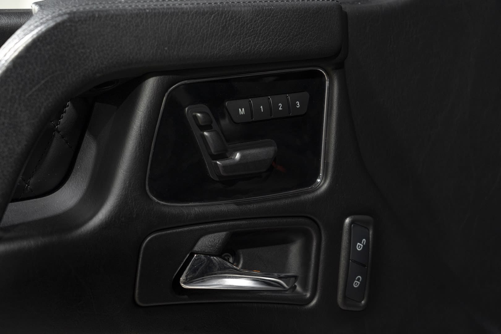 2016 Mercedes-Benz G-Class Base - Photo 38