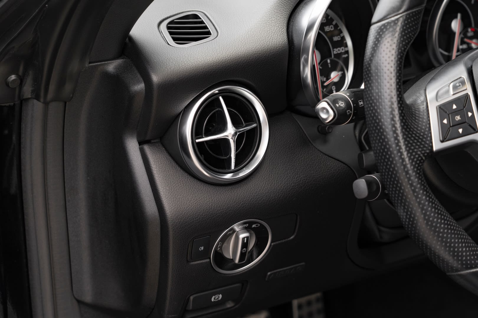 2013 Mercedes-Benz SLK SLK 55 AMG® - Photo 37