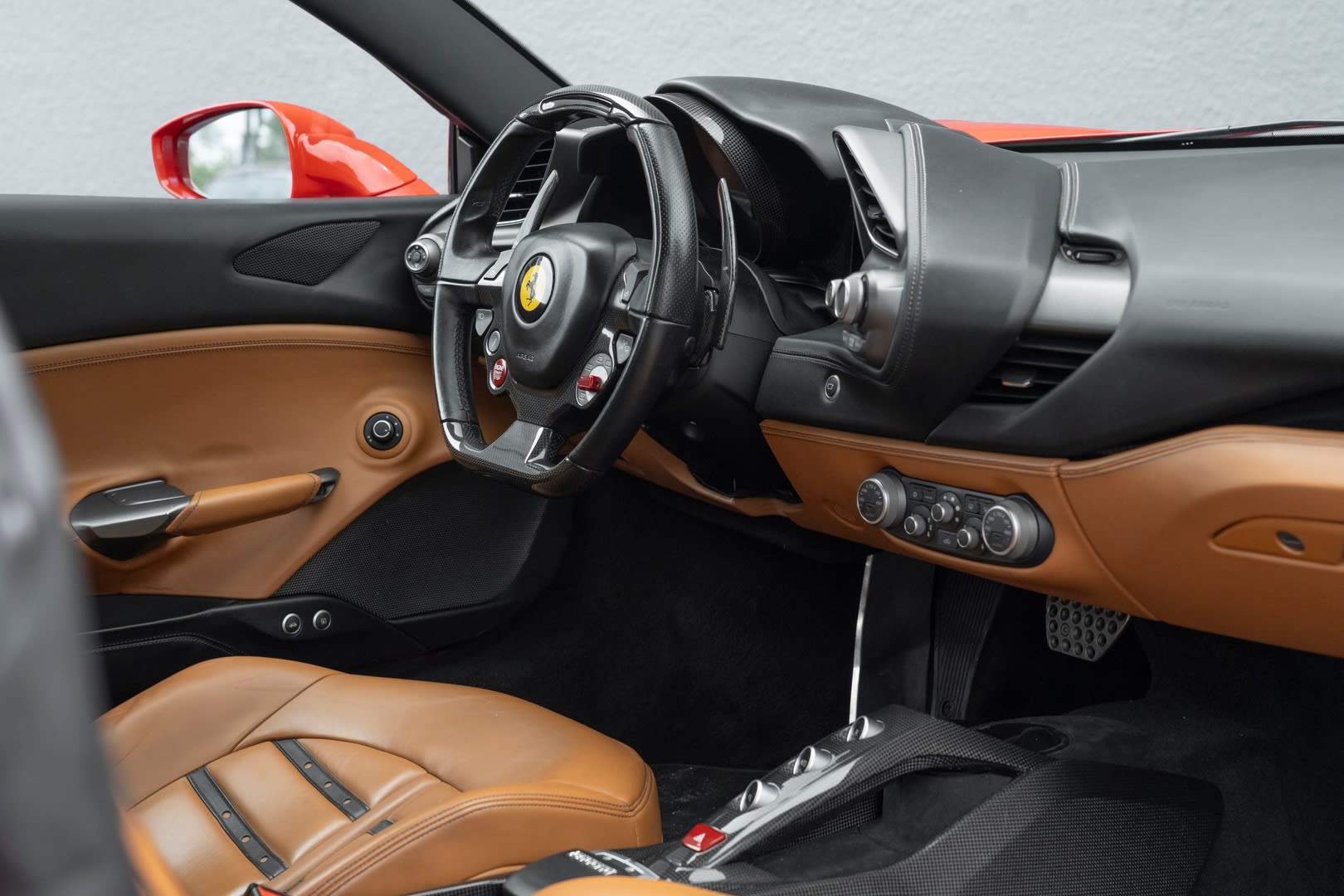 2016 Ferrari 488 GTB Base - Photo 45