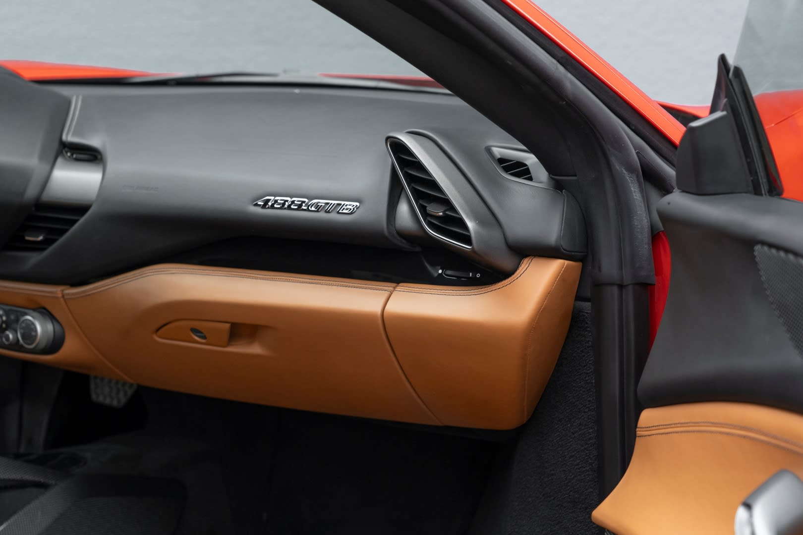 2016 Ferrari 488 GTB Base - Photo 46
