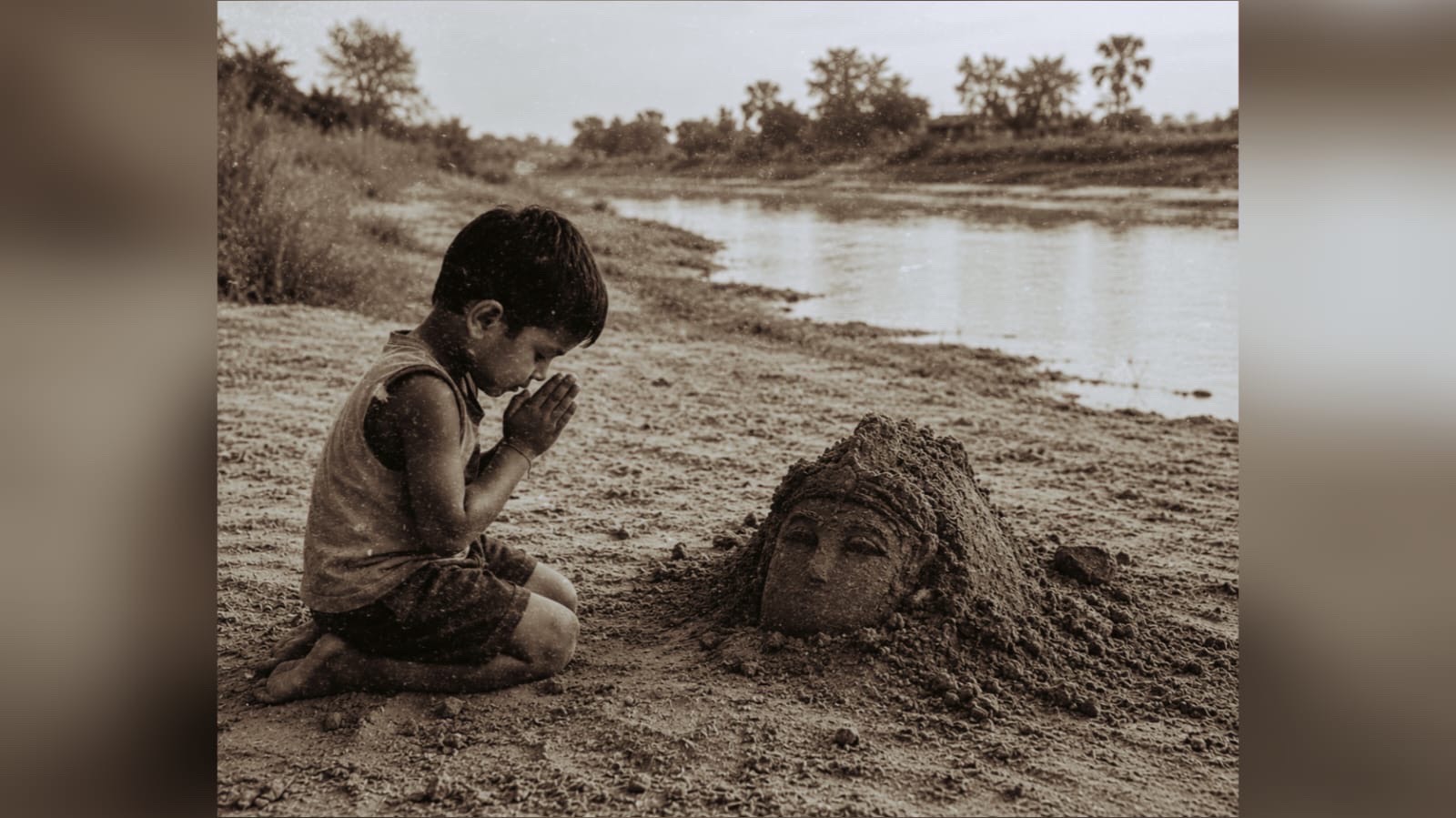 Writing Success on Sand: How Madhurendra Kumar Put Bihar’s Sand Art on the Global Map — Detail photograph 1