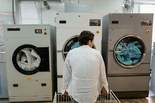Why More People in Busy Cities Are Letting Someone Else Handle Their Laundry