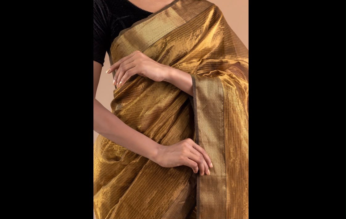 Ahilyeshwari: Bringing Authentic Maheshwari Handloom Sarees from Maheshwar to Modern India — Detail photograph 1