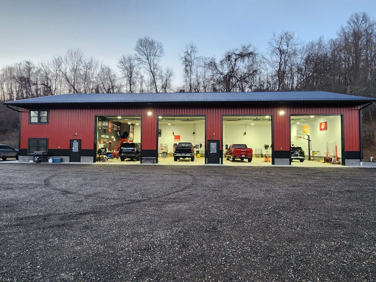 Chillaxin N Waxin Building — Dennison Ohio