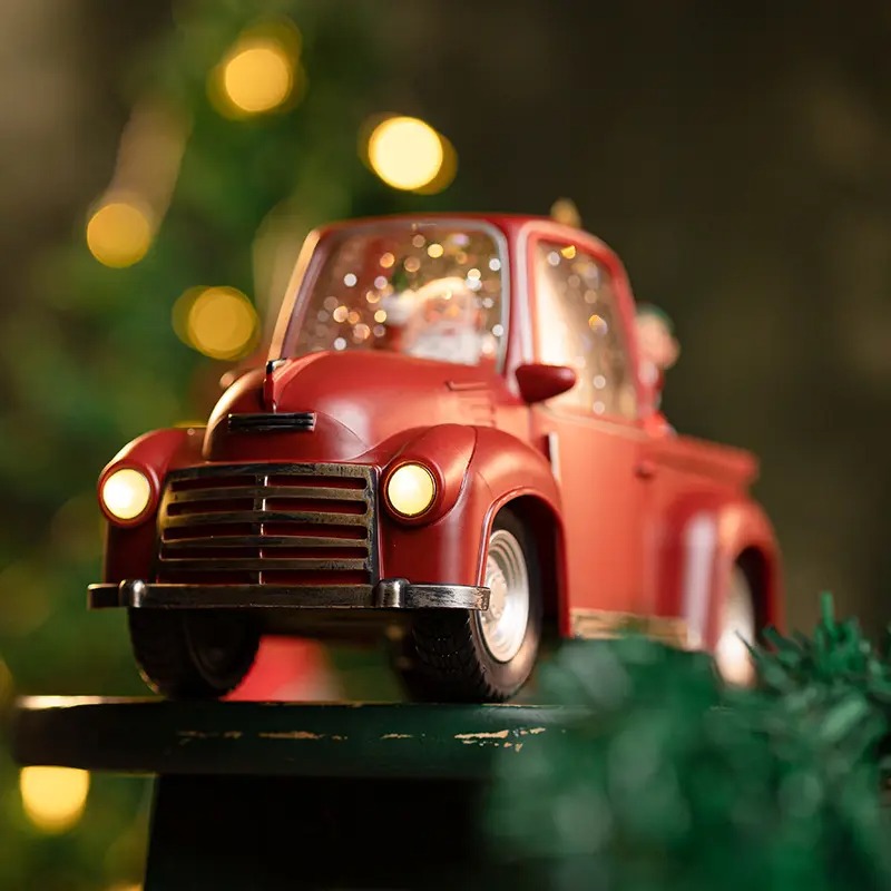 Detalle de la camioneta navideña