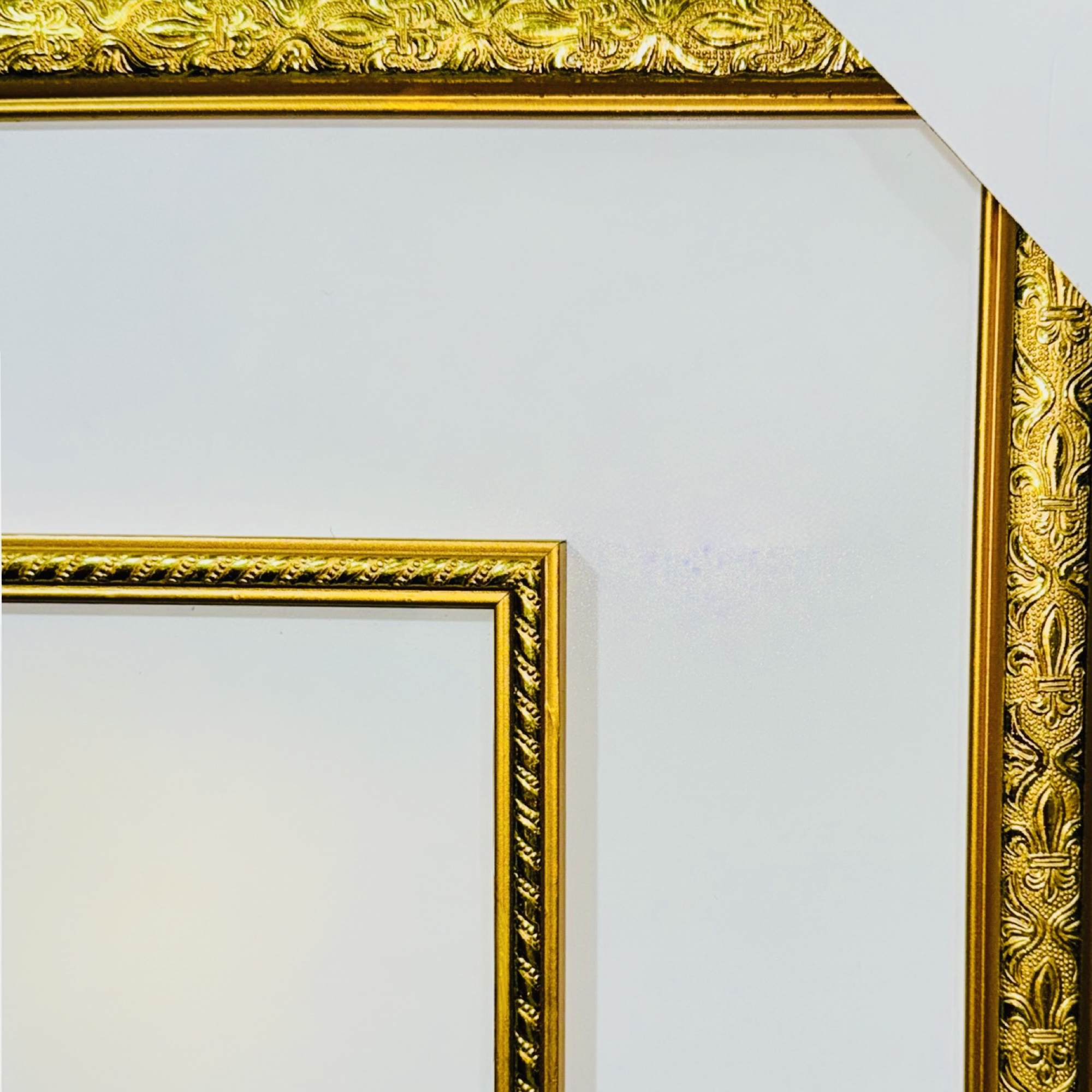 Detalle del borde del marco en madera