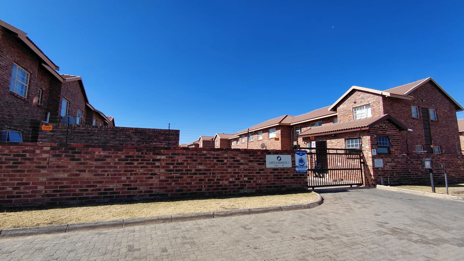 A must see! An absolute gem! Two Bedroom Duplex in Crystal Park!