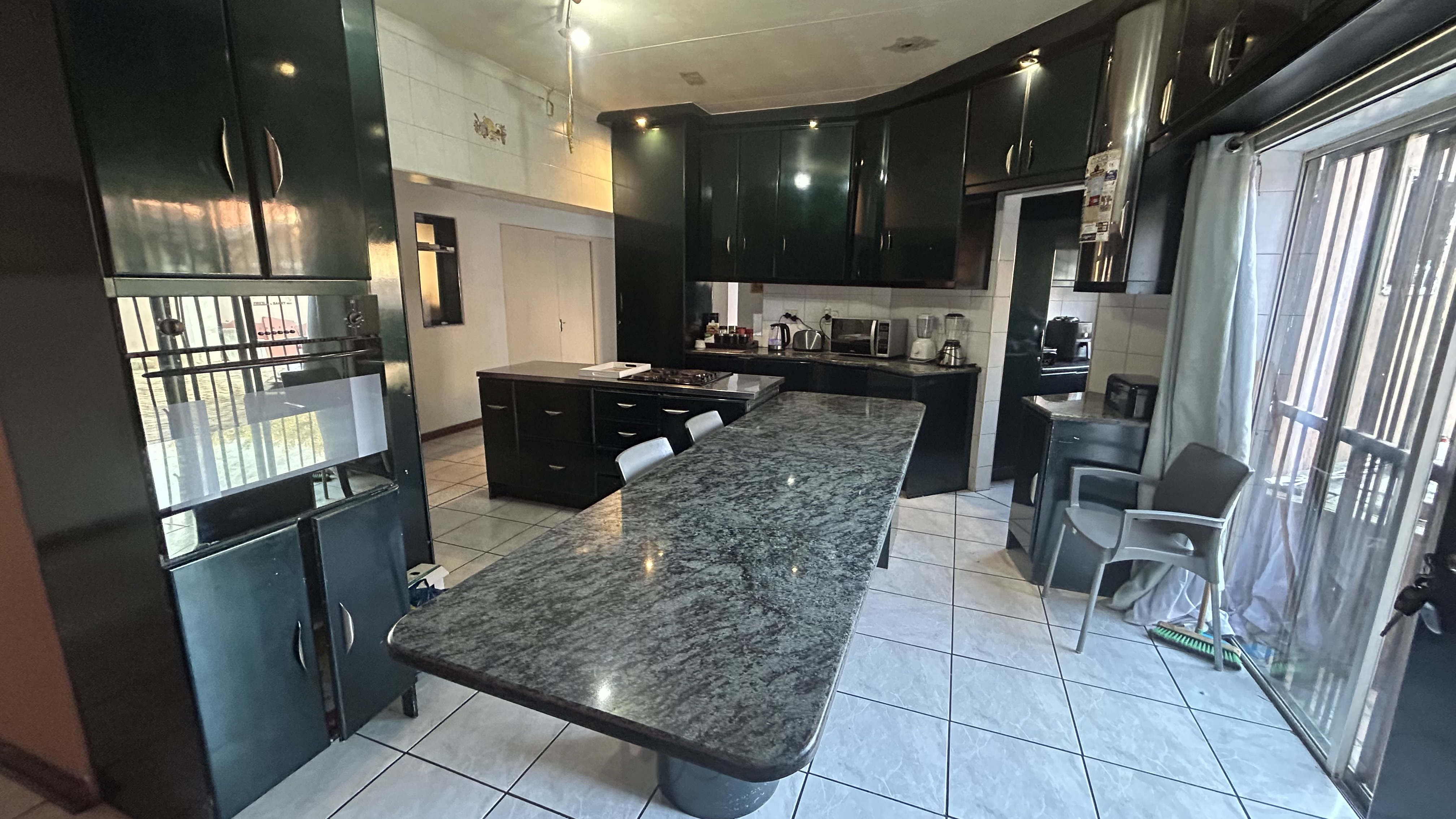 Lovely 5 Bedroom Family Home nestled in enclosed area of Mackenzie Park. A must see!