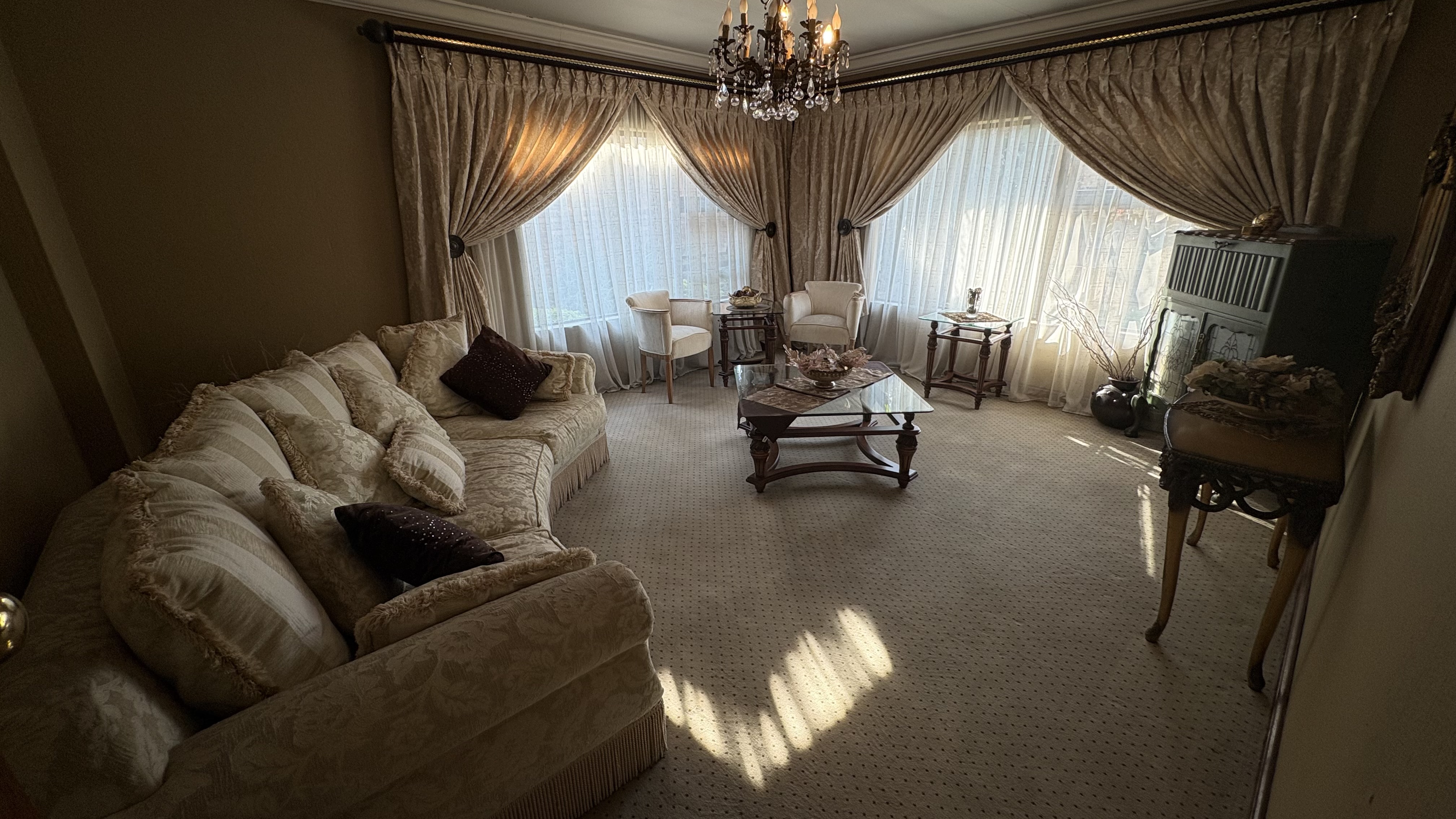 Elegance at its best! Beautiful 4 Bedroom Family Home nestled in Lakefield