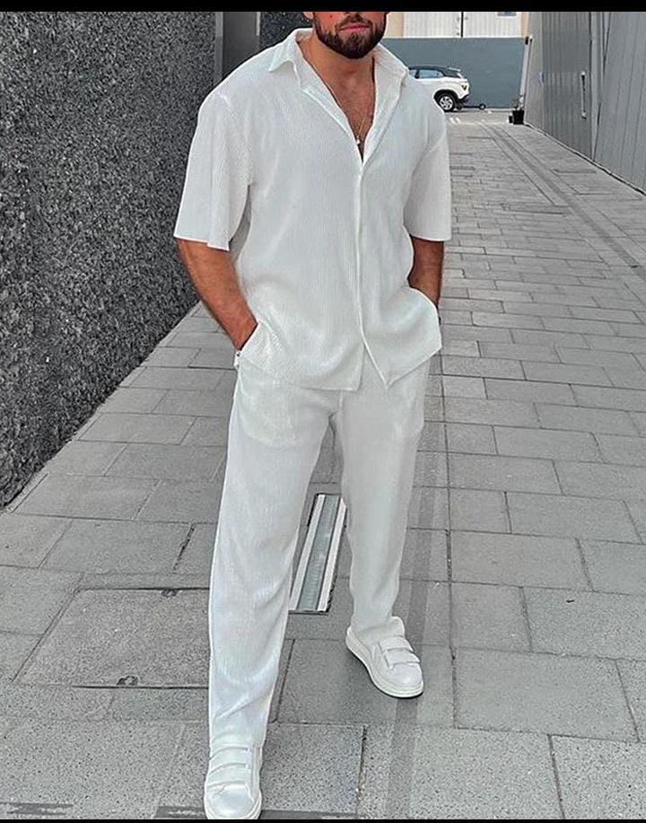 Men's Minimalist Printed Round Neck Short Sleeve T-Shirt