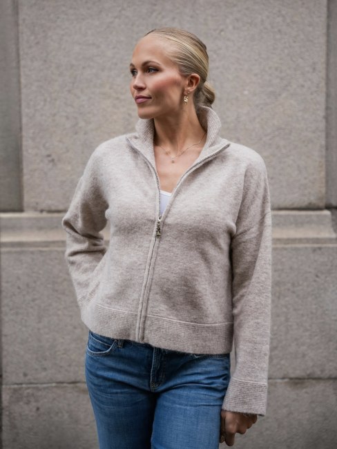 Inga Wool Zip Almond