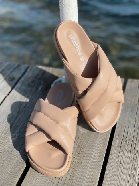 Elisa Sandal Nude