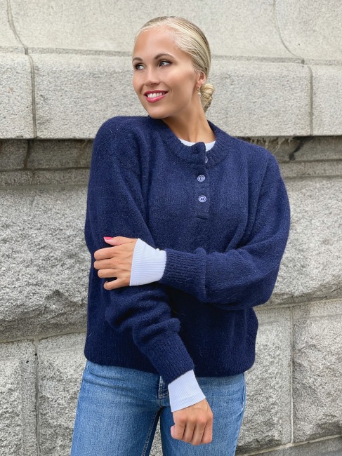 East Sweater Navy