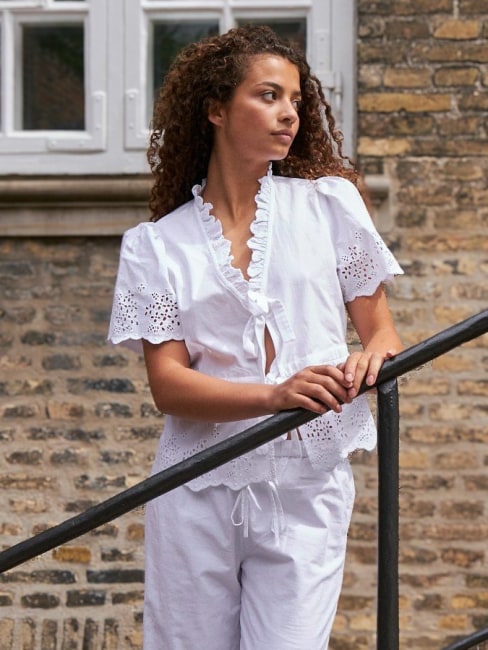 Satsi Embroidery Blouse White