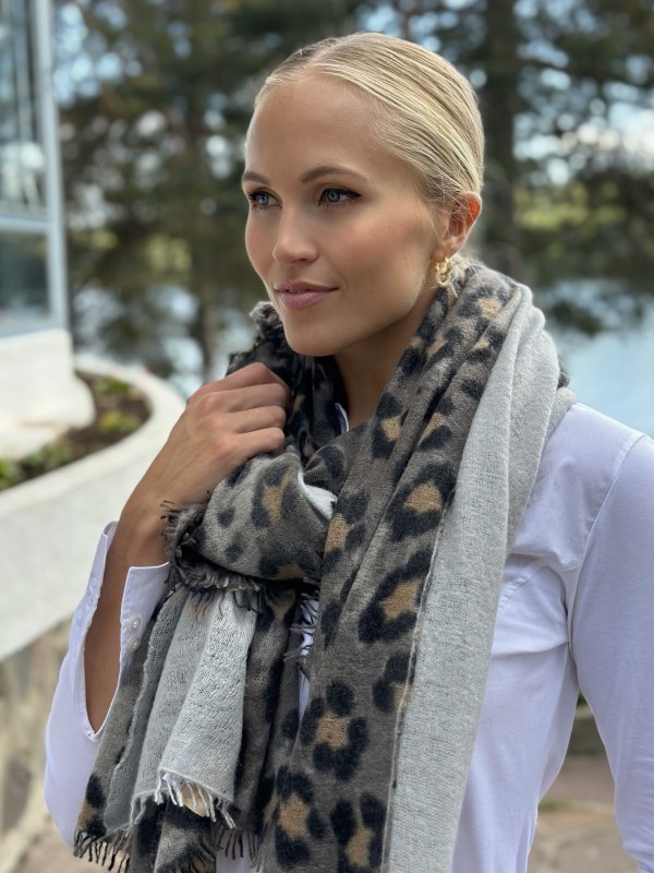 Wild Cat Cashmere Scarf Olive