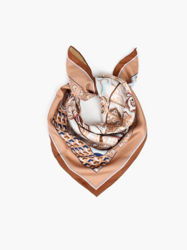 Martha Silkeskjerf Camel