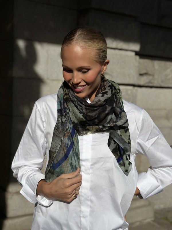 Cobra Coil Scarf Green