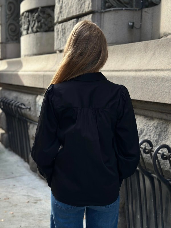 Isla Solid 117 Shirt Black
