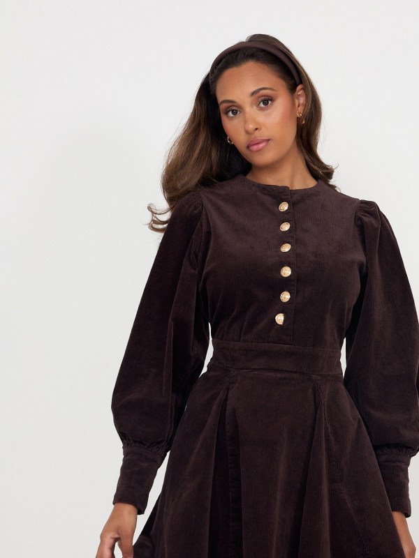Livunn Cord Dress brown