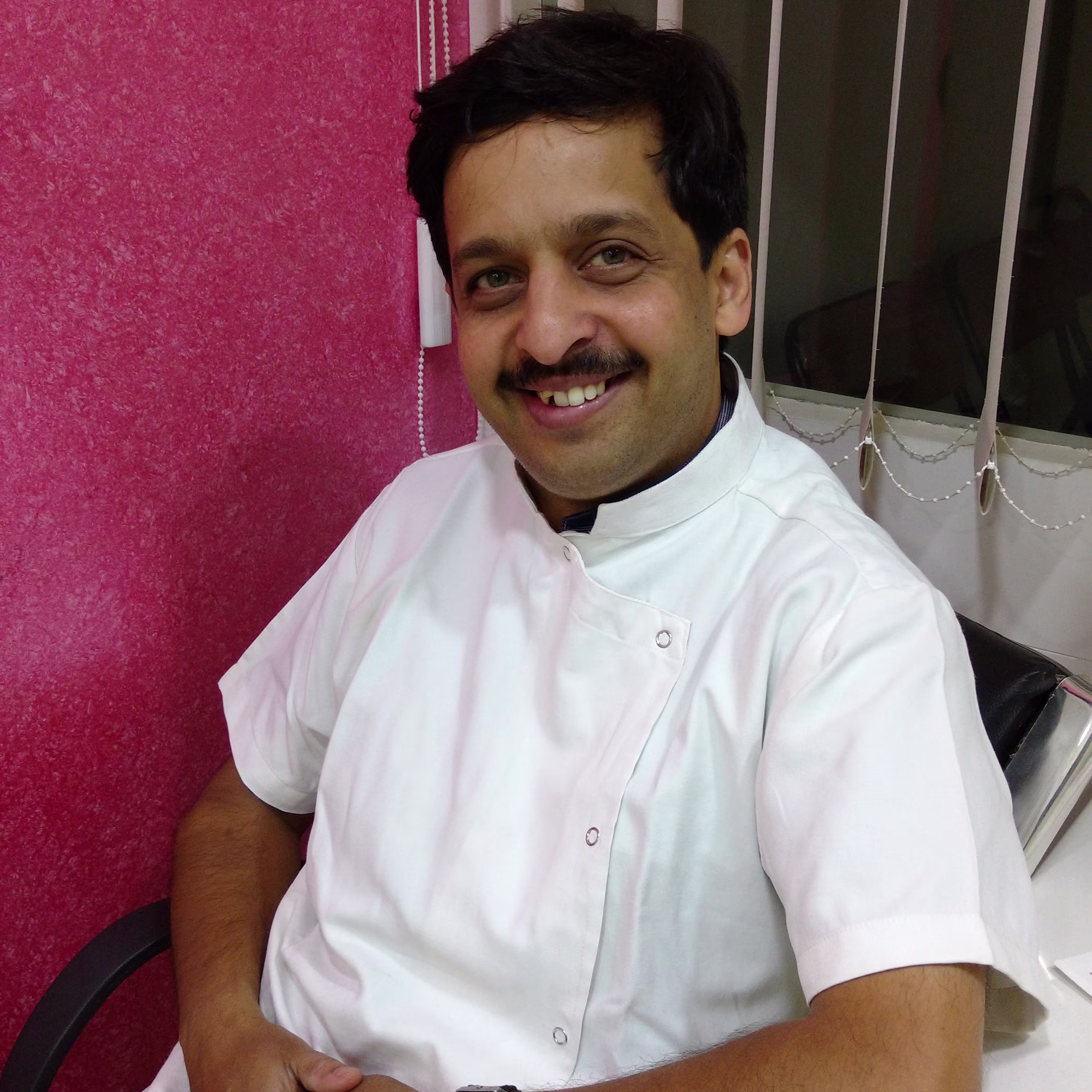 Profile picture of Dr. Dr. Unmesh Karmarkar