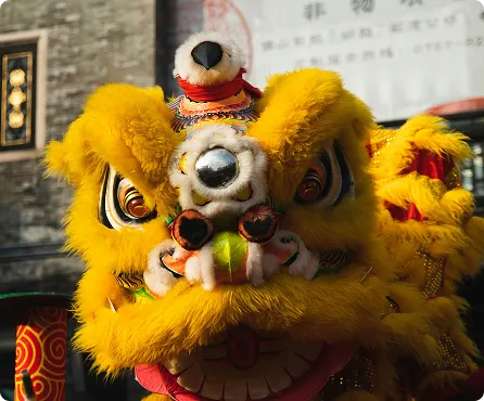 China Dragon Performer