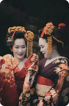 Japan - Geishas in traditional dress