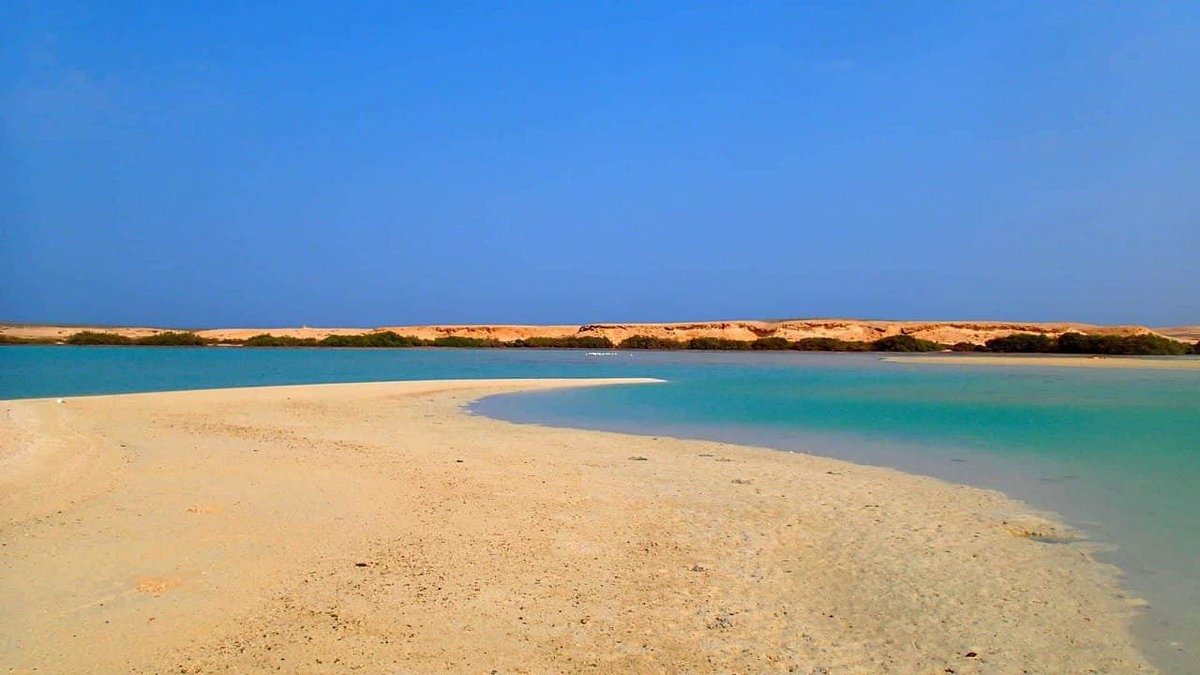 Wide-sandy-beach,-perfect-for-families-Hamata-Marsa-Alam.webp