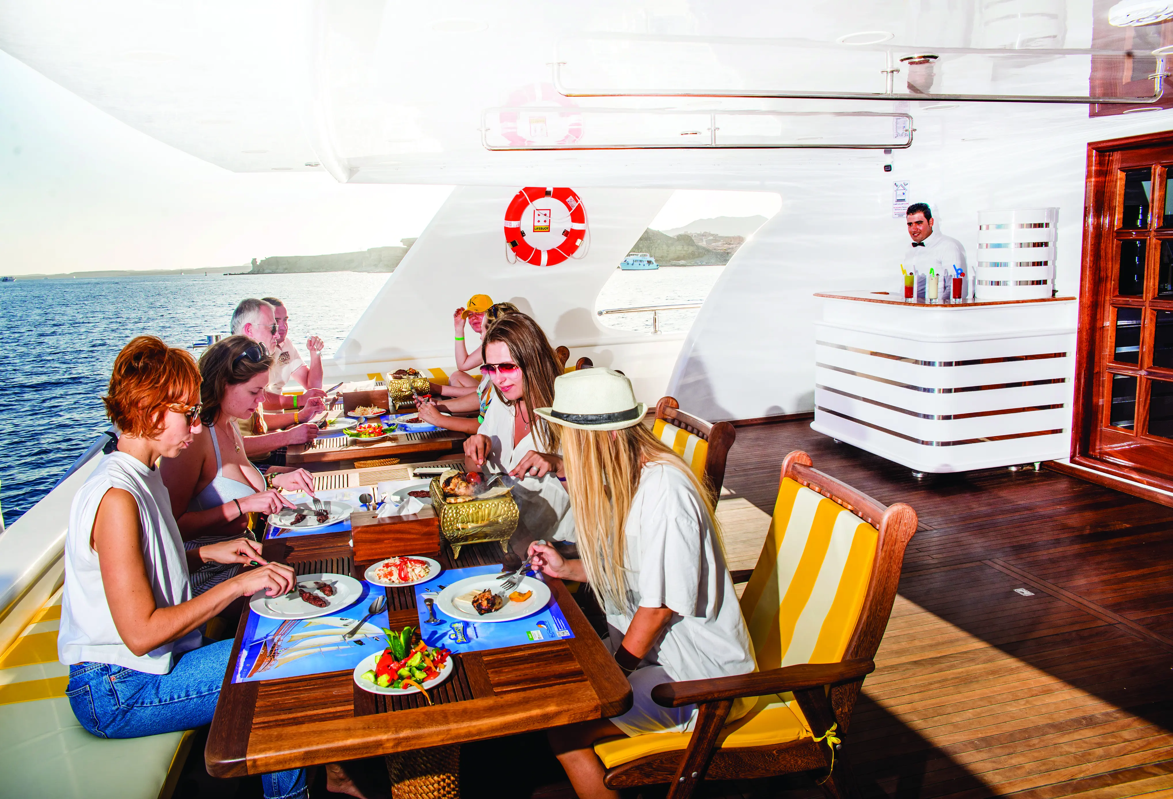 luxury-boat-trip-massage-chairs-relaxation-dinner-program.webp