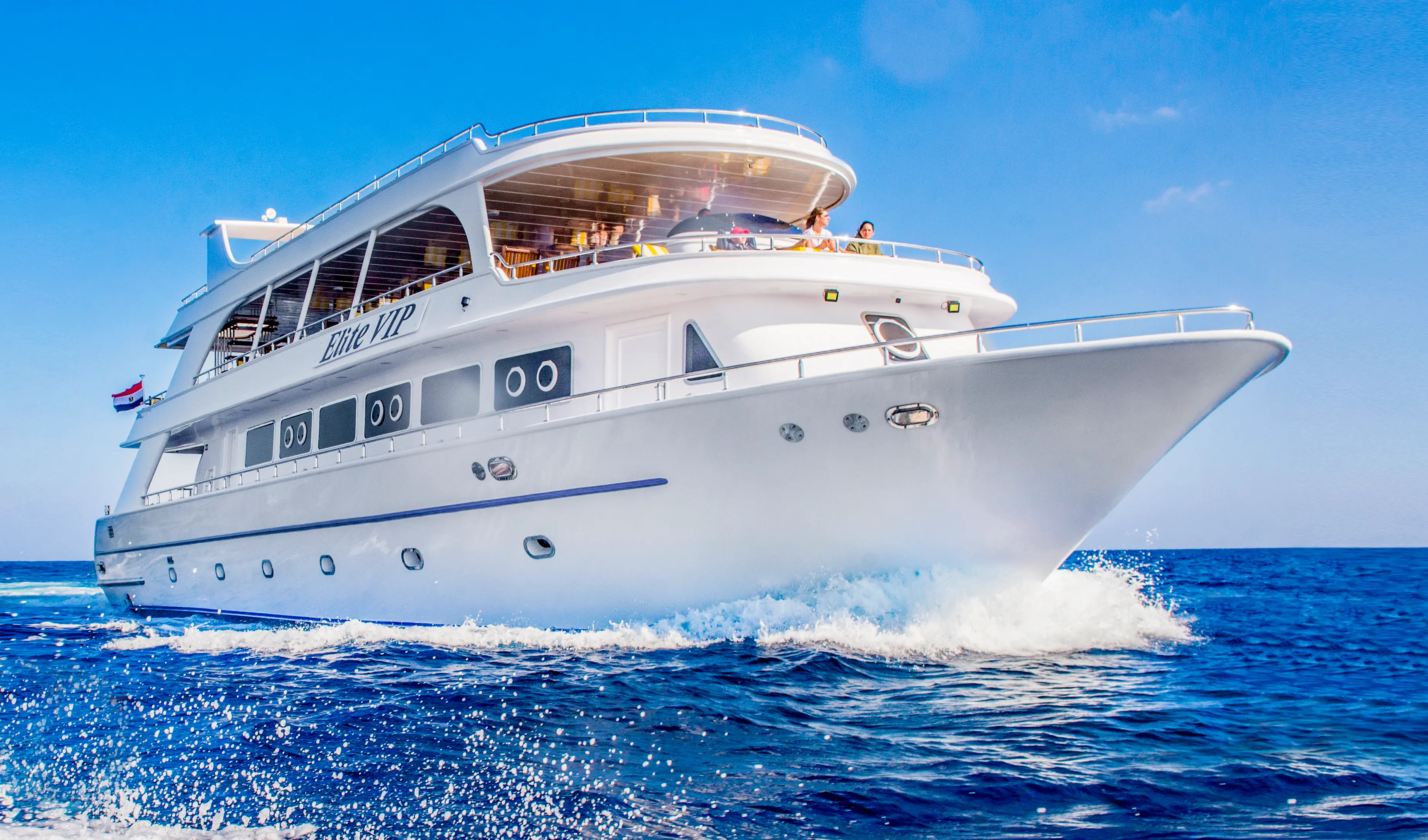 elite-vip-luxury-cruise-marsa-alam-dinner-program.webp