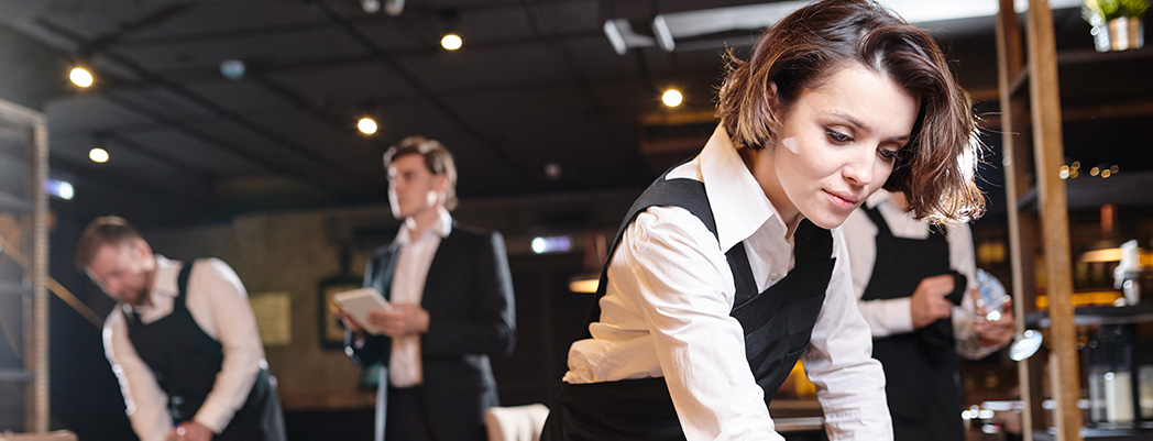 waiter_srtd7i