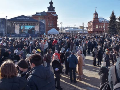 Центр Владимира перекрыли, чтобы прочитать студентам лекцию о сожжении Киева