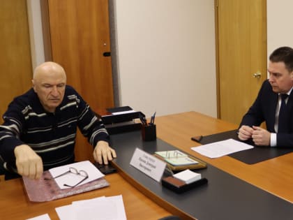 На приеме у Главы жители подняли проблемы управляющих компаний и озеленения города