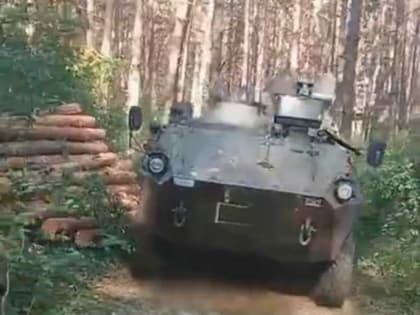 В зоне СВО на Украине заметили первый словенский БТР Valuk