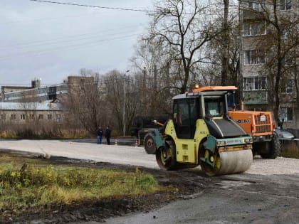 Начальник отдела благоустройства МКУ «СЕЗ» Сергей Турусов рассказал о ремонте дороги по улице Старых Большевиков