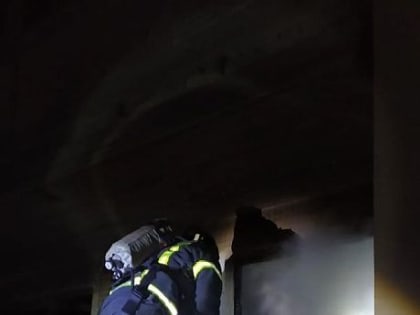 Во Владимирской области при пожаре эвакуировали людей из горящего многоквартирного дома