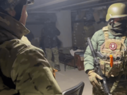 RusVesna показала разорванную на части американскую САУ M109 Paladin и пылающую украинскую БМП