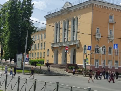 Девальвация неизбежна, предупреждает Хазин: деньги готовят к 