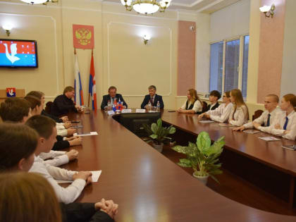 Диалог власти и молодежи в Гусь-Хрустальном