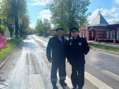 На страже правопорядка полиция и добровольцы